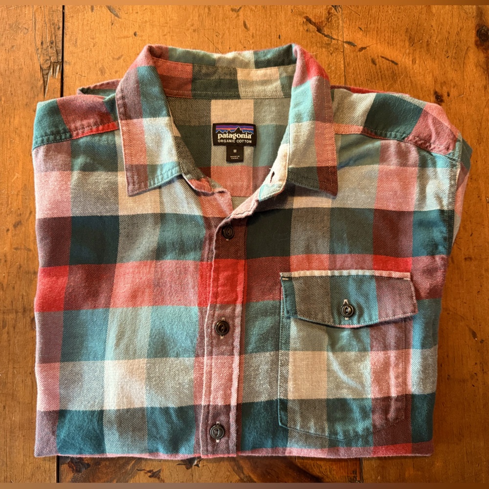 Patagonia - Men's Long-Sleeved Lightweight Fjord Flannel Shirt